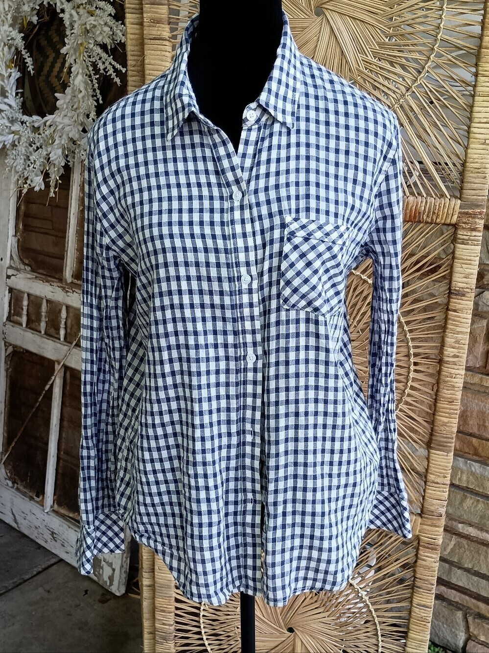 Rails Anthropologie Navy and White 100% Cotton Gingham Button-Down Shirt_M - Picture 2 of 10
